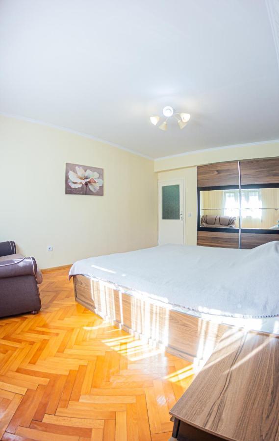 Apartment Emili City Center Bar Bagian luar foto