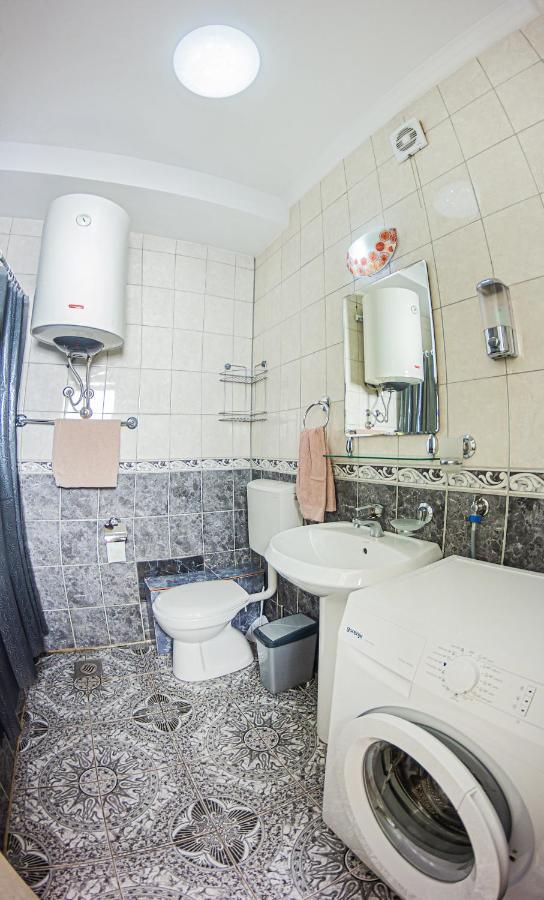 Apartment Emili City Center Bar Bagian luar foto