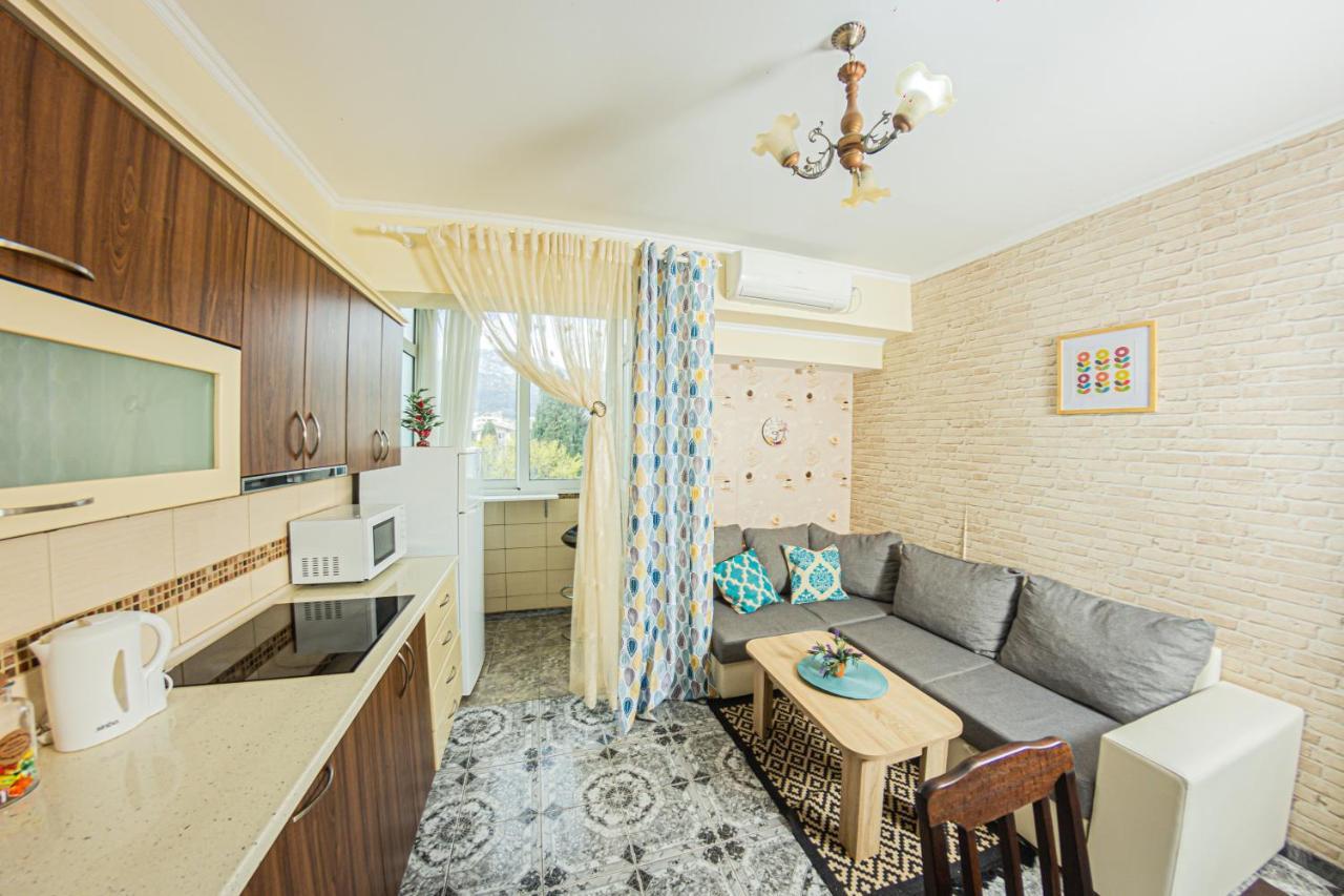 Apartment Emili City Center Bar Bagian luar foto